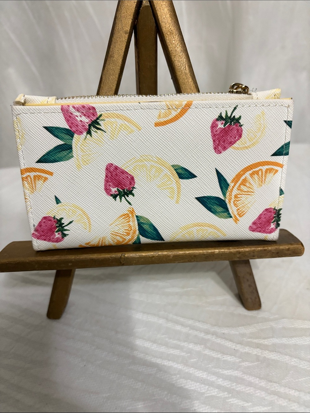nanette lepore White Strawberry & Citrus Zip Wallet NWOT - Picture 4 of 6